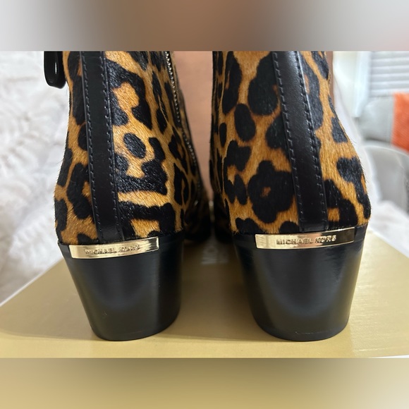 New Michael Kors booties size 8 - Picture 14 of 16
